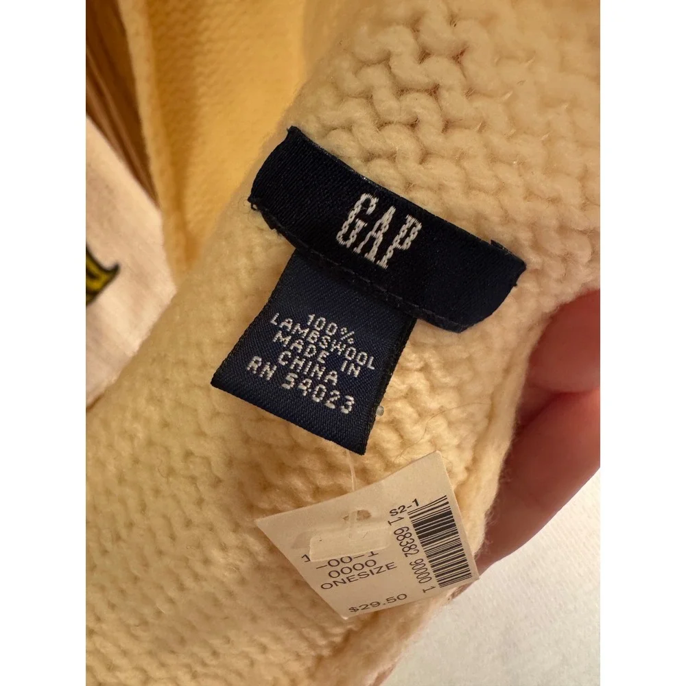 NWT‎ GAP Lambswool Knit Scarf Pop Art Girl Letter B Cream
